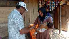  Kapolres Tulung Agung bantu bocah penderita penyakit komplikasi di Aceh Utara